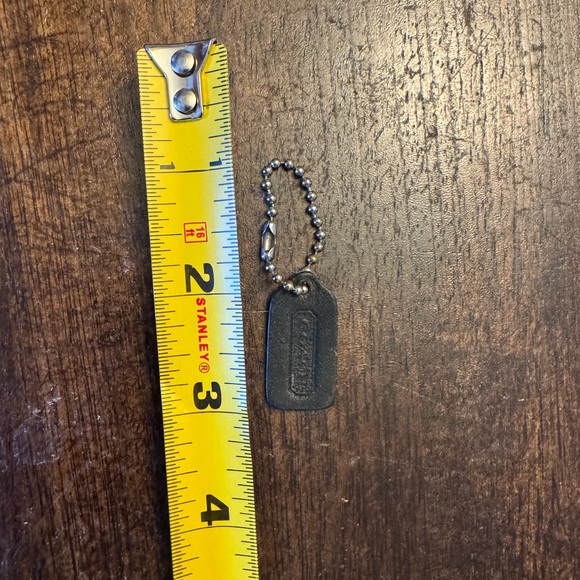 VINTAGE COACH MINI LEATHER HANG TAG in BLACK - Picture 3 of 3